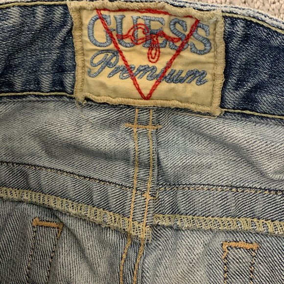 GUC Distressed Faded Guess Embroidered Bird Jeans - Picture 6 of 10